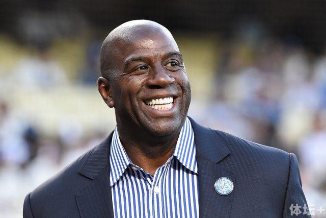 火箭轻松击败独行侠，四位首发强势发挥，范弗利特状态恢复中
